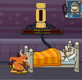 O pinguim sobre a cama.